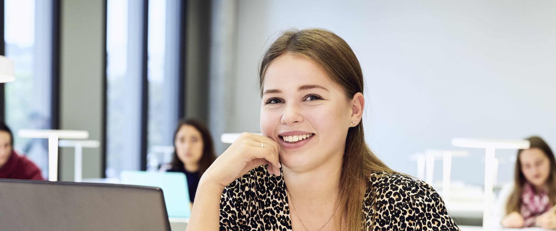 Suche nach bedarfsgerechten Stipendien für ein Studium in Europa